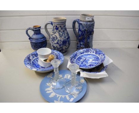 MIXED LOT COMPRISING GERMAN WESTERWALD POTTERY JUGS AND BEER STEIN, TOGETHER WITH COPELAND SPODE BLUE ITALIAN BOWLS, ETC