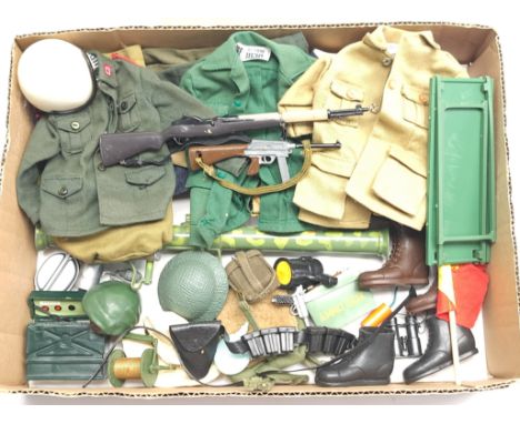 Palitoy Action Man vintage loose clothing/accessories to include guns, various part outfits, helmets/hats plus others - see p