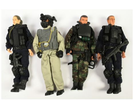 A mixed group of 1/6th scale Figures including Dragon, 21st Century Toys and Hasbro Action Man with various accessories not c