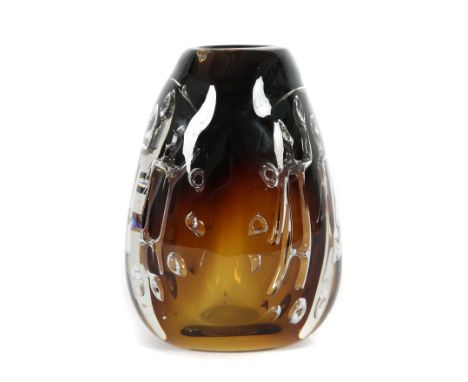 Prof. Habermeier, KonradVase "Ariel-Serie", Gralglashütten Dürnau, 1960er Jahre, braunes Glas, farblos überfangen, dickwandig