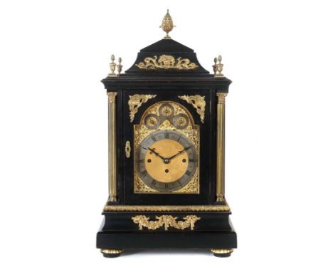 Bracket ClockEngland/Irland, um 1900, Zifferring mit römischen Stunden und arabischen 5-Minuten-Zahlen auf polierter Messingp