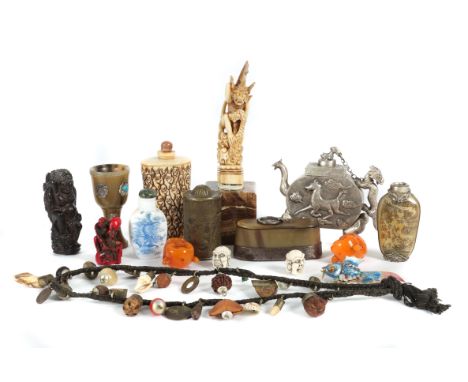 Konvolut AsiatikaChina/Japan/Nepal u.a., Bein/Horn/Metalle/Glas u.a., 16-tlg. best. aus: 2 Mahakalafiguren, 2 Döschen, 1 klei