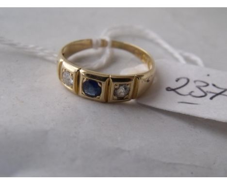 18ct gold sapphire & diamond set three stone ring  size 'K'         