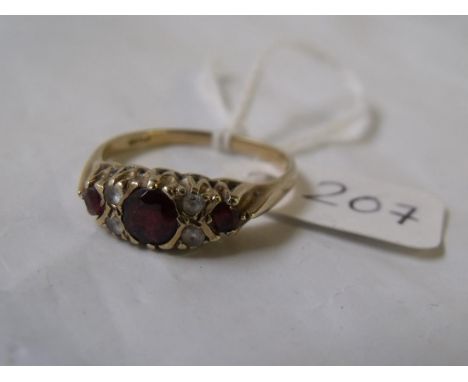 Seven stone diamond & garnet half hoop 9ct ring  'T'  