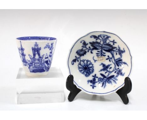 Small Meissen blue and white porcelain dish, marked second, 10.5cm, together with a blue and white cup (2)
