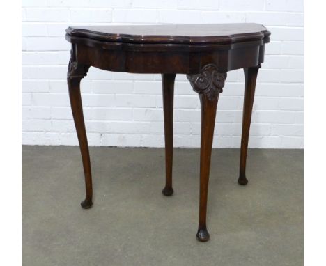 Mahogany serpentine fold over card table, on cabriole legs, 81 x 72cm.