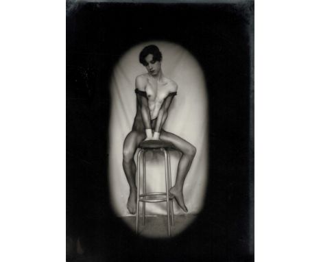 Pierre Molinier (1900-1976)Luciano Castelli sur le tabouret, 1975 Tirage argentique d'époque sur papier Agfa.Gelatin silver p