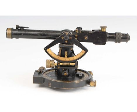 A WW I Director No.5 Mk I theodolite, No.4566, h.22cm. (base to sight), in a fiited case with spare lens, w.45, d.21, h.24cm.