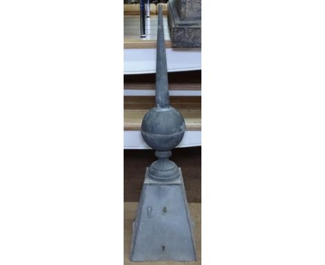 A Vintage galvanised metal finial, H95cm 