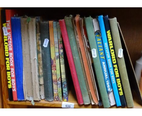 Vintage boys' annuals 