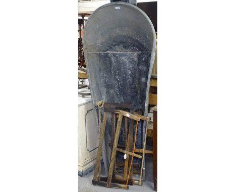 A Vintage galvanised tin bath 