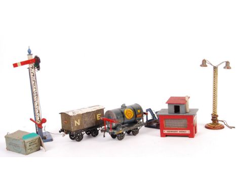 A small collection of early pre-war Hornby Series 0 gauge railway trainset rolling stock and related items. To include; a rar