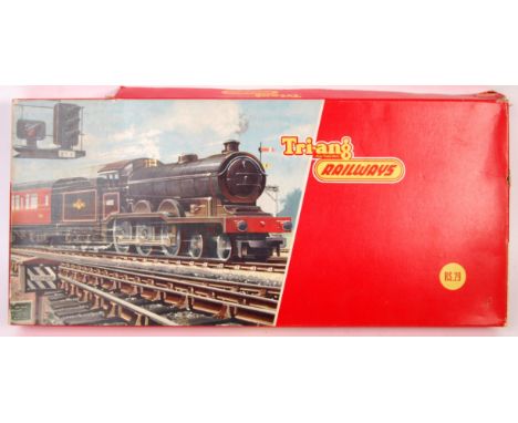 An original vintage Tri-ang Railways 00 gauge electric model railway trainset No. RS29 / RS.29. Appears 100% complete, and in