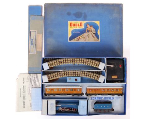 A rare vintage Hornby Dublo made 00 gauge 3-rail model railway trainset EDP1 with ' Sir Nigel Gresley ' locomotive and tender