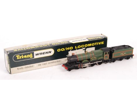 A rare original vintage Wrenn 00 gauge model railway trainset locomotive W2221 / 2221 ' Cardiff Castle '. 4-6-0 in green live