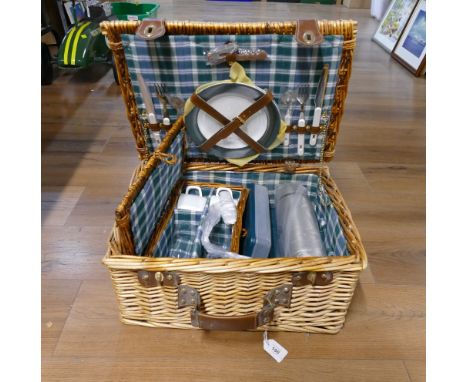 Picnic hamper and contents