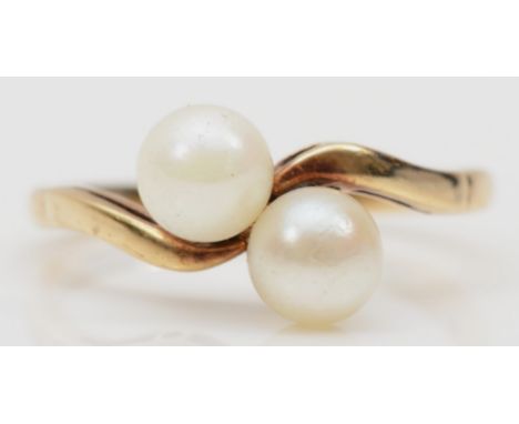 A 9ct gold cultured pearl dress ring, N, 2.4gm. 