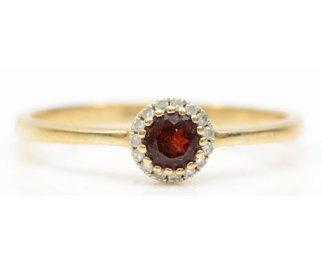 A 375 gold garnet and diamond cluster ring, R, 1.5gm. 