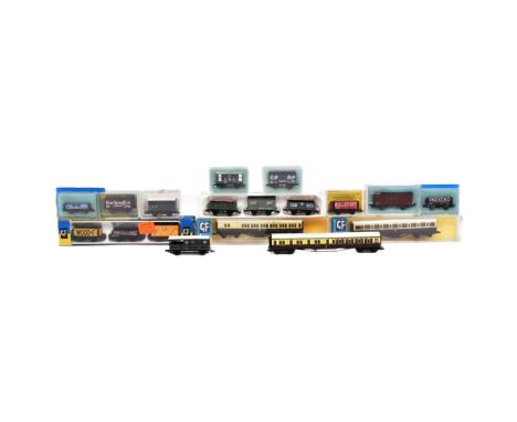 Model Railway - a collection of Graham Farish and Peco made N gauge model railway trainset locomotive rolling stock coaches a