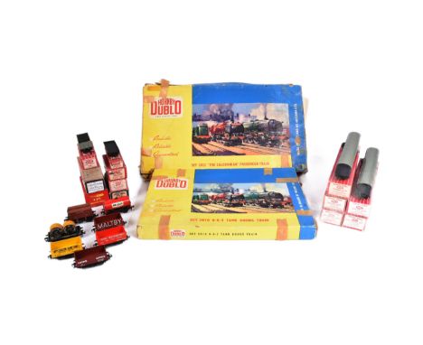 Model Railway - a collection of assorted Hornby Dublo OO gauge model railway trainset locomotive engines and rolling stock co