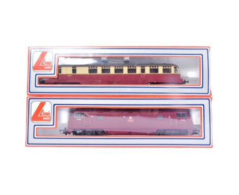 Two Lima Collection OO gauge model railway diesel trainset locomotive engine No. 205128 MWG Class 42 'Rapid Warship Class' D8