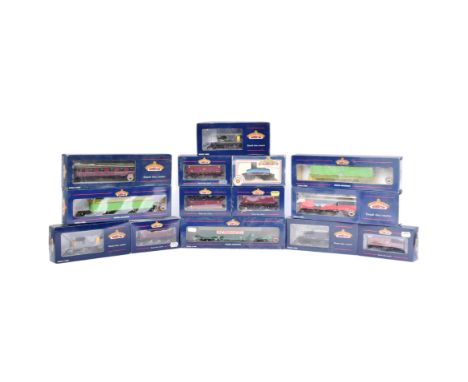 Model Railway - collection of x15 Bachmann made ' Branch Line ' OO gauge model railway trainset locomotive rolling stock / co