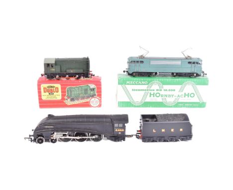 Three vintage Hornby OO gauge model railway trainset locomotive engines comprising; a HOrnby-acHO Bo-Bo 16.000 Loco, housed w