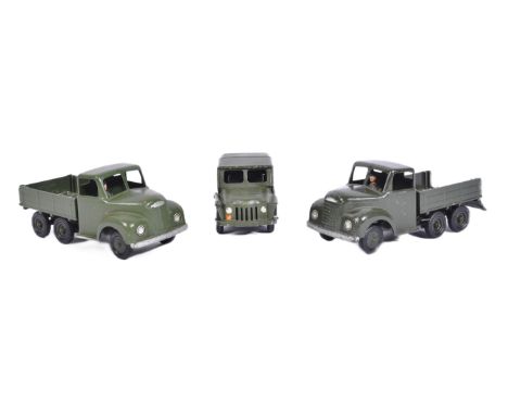 Diecast - x3 original vintage Britains made diecast models of Military interest to comprising x1 Austin Jeep and x2 Six Wheel