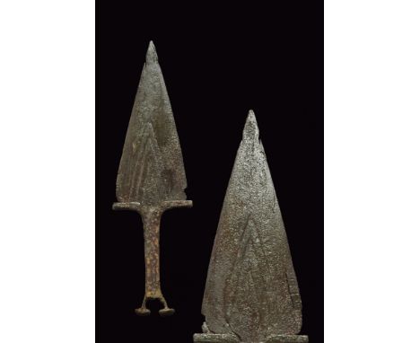 Ca. 200-300 AD.An iron pugio, or squat triangular dagger with a pyramidal blade, a narrow, flat guard, and a handle with a do