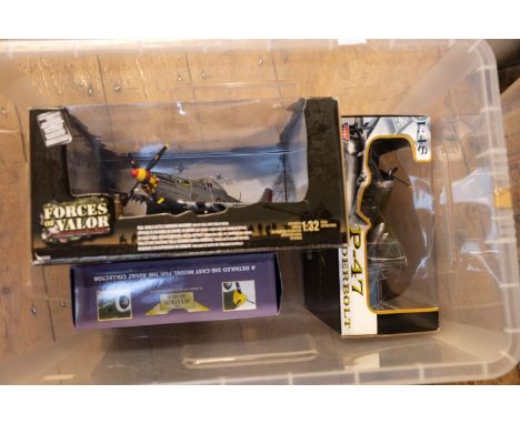 4 model aircraft. A 1:32 scale Forces of Valor Combat Proven Machines series US P-51D Mustang 363rd Fighter Squadron Normandy