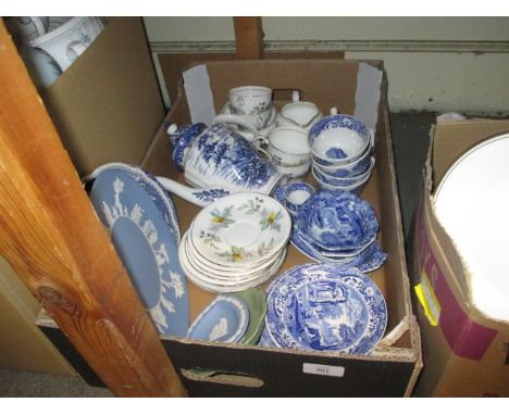 Quantity of Copeland Spode blue and white transfer printed tea and coffee ware, an Aynsley Berry Lane part tea service and fo