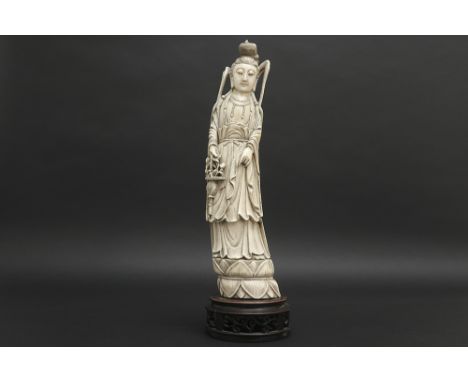 antique Chinese Buddhistic Qing period "Quan Yin" sculpture in ivory with CITES certificate "2024/BE04182/CE"This item cannot