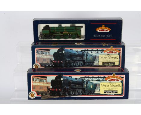 Bachmann OO Gauge SR Steam Locomotives and Tenders, thee boxed examples, SR Maunsell Lord Nelson Class, 31-404 Robert Blake M