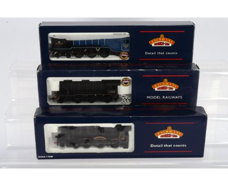 Bachmann OO Gauge BR Steam Locomotives and Tenders, three boxed examples, Class A1 32-553 North British 60161 in BR blue live