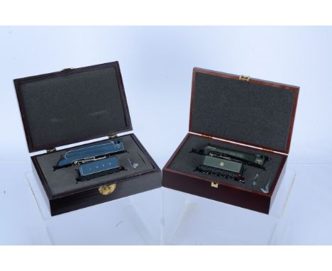 Bachmann OO Gauge Limited Edition Steam Locomotives and Tenders,, both in wooden cases with certificates, A4 Streamline locom