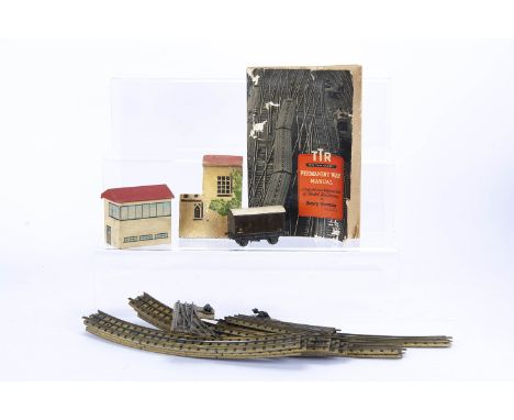 Hornby-Dublo 00 Gauge Pre-war Electric Track and Accessories,   track including curves (13, incl one terminal rail), half cur
