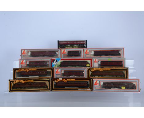 OO Gauge BR Maroon Coaching Stock,  all boxed, Mainline, Collett 937309, 937308, corridor 37115, parcels 37118, Graham Farish