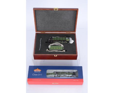Bachmann OO Gauge LNER Steam Locomotives and Tenders, a wooden cased 705-100 limited edition Class B1 Mayflower 1306 with cer