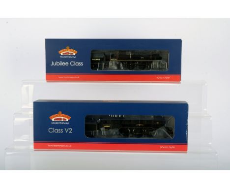 Bachmann OO Gauge BR Steam Locomotives and Tenders, both boxed, 31-190 Jubilee Class 45575 Madras and 31-564 Class V2 Durham 