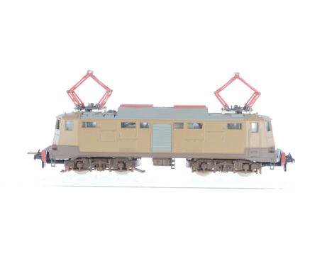 A 3-rail Italian Railways (FS) Le 424 Bo-Bo Electric Locomotive, in two-tone brown FS livery, the plastic body with moulded h