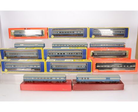 Eight AHM Rivarossi HO Scale Pennsylvania Rail Road passenger train cars in  original boxes