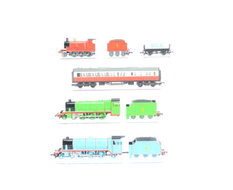 Bachmann 00 Gauge Thomas The Tank Engine Series Unboxed Locomotives and Tenders Coach and wagon, Henry the green Engine No 3,