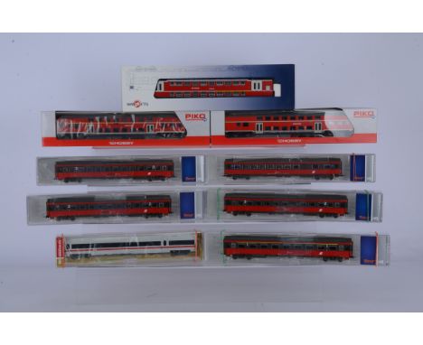 Continental HO Gauge Coaching Stock, all boxed/cased, Roco Austrian rake of five 67639, 67640, 67641, 67642 (2), all in red/g