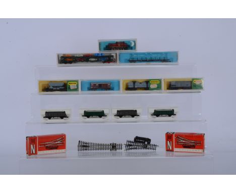 Continental N Gauge Diesel Locomotive and Freight Stock, all cased /boxed, Rivarossi Atlas 2194 DB 261 006-1 diesel shunter i