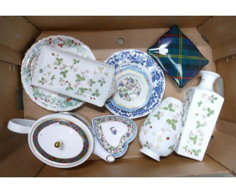 A mixed collection of items to include Wedgwood Raplh Lauren Patterned teapot, similar Wild Strawberry patterned items, Sarah