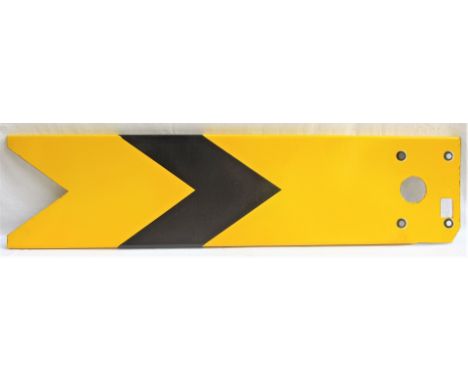 BRW Enamel 4 ft Distant Signal Arm. Excellent original condition.