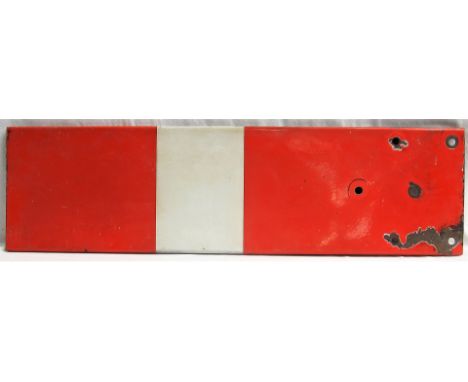 Enamel BRE 3ft Home Signal Arm. Good original condition with slight loss of enamel upon removal.