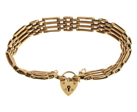 Yellow metal gate link bracelet with 9ct gold padlock, 17.5g approx Condition: **Due to current lockdown conditions, bidders 