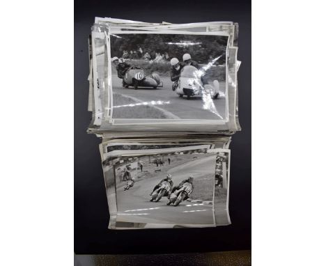 MOTORBIKE RACING, PHOTOGRAPHY:&nbsp;collection of approx 154 vintage press and other photographs, many with subjects identifi
