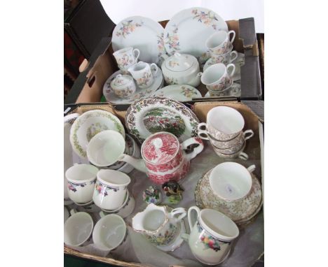 A collection of ceramics to include a Royal Doulton Autumn Glory pattern wares including an oval serving dish, Royal Winton t